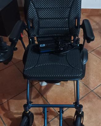 Carrozzina elettrica pieghevole