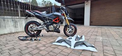 Aprilia Dorsoduro Factory 750