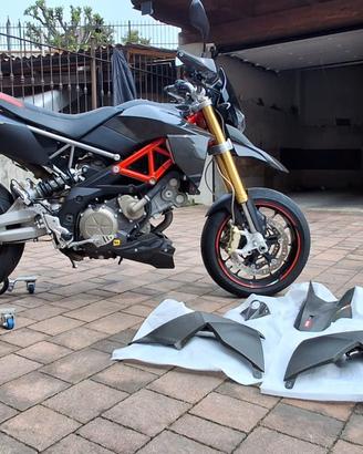 Aprilia Dorsoduro Factory 750