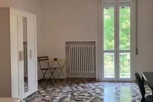 Ampia e luminosa stanza singola