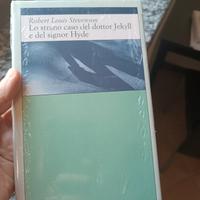 libro lo strano caso del dott jekill e mister Hyde