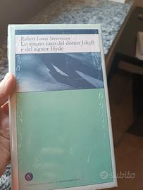 libro lo strano caso del dott jekill e mister Hyde