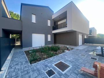 Villa di 194 m² con 5 locali e box auto a Castelfr