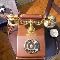 Telefono storico in legno e ottone. Nuovo