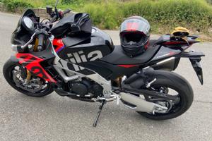 Aprilia tuono V4 factory 2024