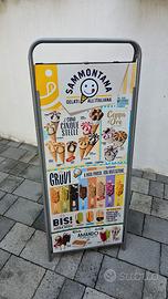 Insegna gelati Sammontana bifacciale su cavalletto
