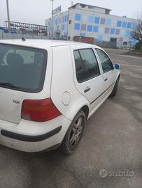 GOLF IV