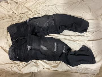 Jeans nero strappato