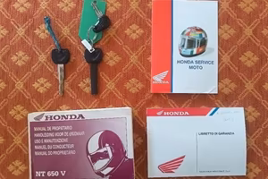 Honda deauville 650
