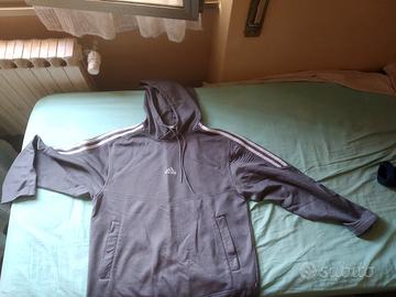 Felpa Adidas con tessuto metallizzato