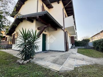 VILLA A SCHIERA A GALLIATE