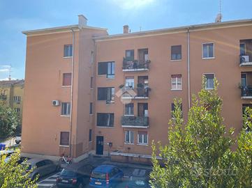 2 LOCALI A PARMA