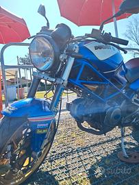 ducati Monster 600 guid. con A2