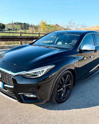 Infiniti Q30