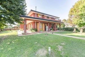Villa di 480 m² con più di 5 locali e box auto dop