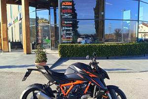 KTM 1390 Super Duke R Black
