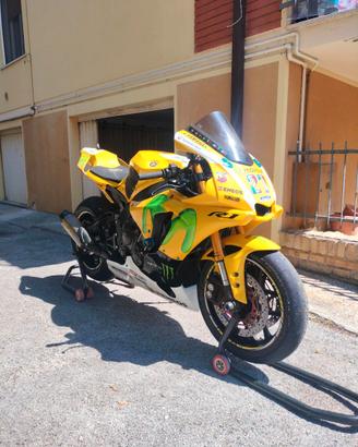 Yamaha R1 2016 allestimento pista