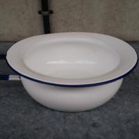 Antico vaso da notte smaltato