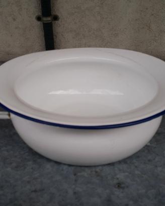Antico vaso da notte smaltato