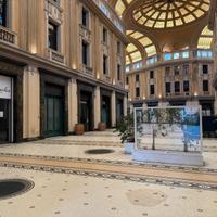 Galleria v. emanuele locale commerciale cat c/1