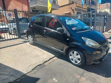 Toyota Aygo 1.0 12V VVT-i 5 porte Now Connect