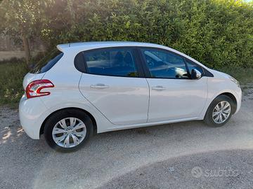 Peugeot 208 1.2 82cv