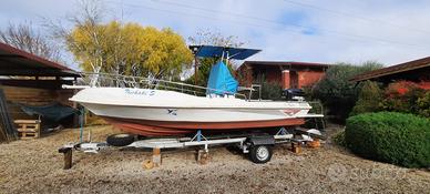 Barca a motore open Triakis con motore 200 hp 2t
