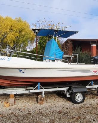Barca a motore open Triakis con motore 200 hp 2t