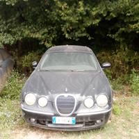 Jaguar x type anno 2009 cilindrata 2700 diesel 