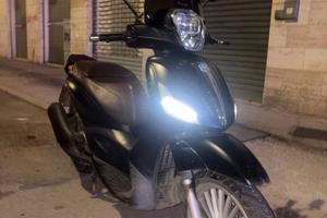 SCOOTER  BEVERLY 125cc Piaggio