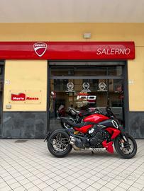Ducati Diavel V4 red anno 2023