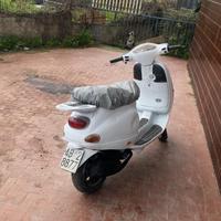 Vespa et4