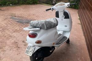 Vespa et4