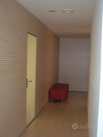 Stanze per professionisti con uso sala riunioni