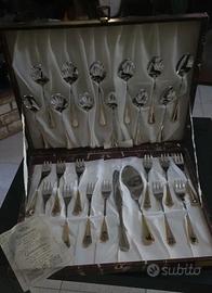 **Servizio posate, acciaio e oro zecchino 24K**