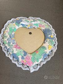 Portafoto cornice cuore stoffa pizzo fiocco