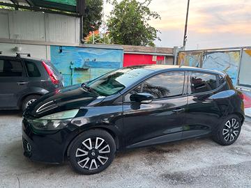 Auto Renault clio