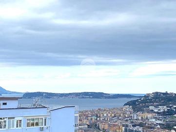 4 LOCALI A NAPOLI