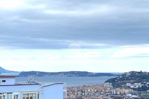 4 LOCALI A NAPOLI