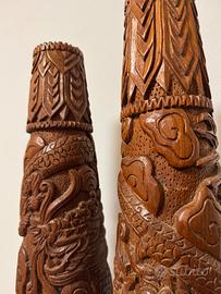 Coppia di vasi decorativi in legno