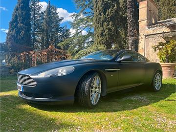Aston martin db9 - 2005
