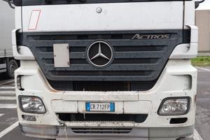 Camion 3 assi 151 q telonato con sponda idraulica