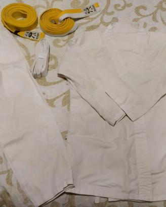 Kimono karate 6-8 anni con 3 cinture