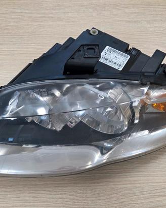 Faro sinistro Audi A4 B7 anno 2004 / 2008