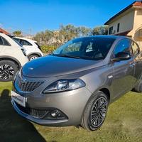 Lancia Ypsilon 1.0 FireFly 5 porte S&S Hybrid Gold