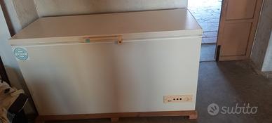 Congelatore a pozzetto 250–300 litri