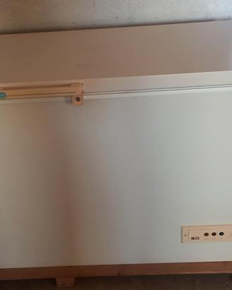 Congelatore a pozzetto 250–300 litri
