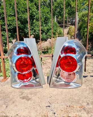 fanale posteriore sx dx Toyota Corolla Verso 04/09