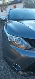Nissan Qashqai con garanzia e gancio traino