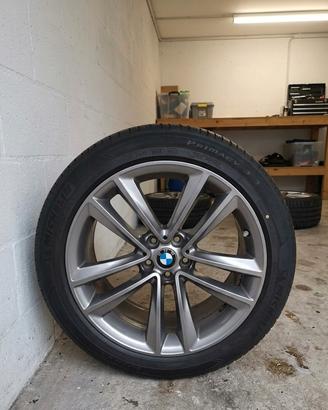 Chechi in lega BMW 19 originali con gomma Michelin
